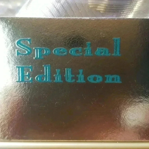 Happy Holidays Barbie New in Box - Picture 4 of 6